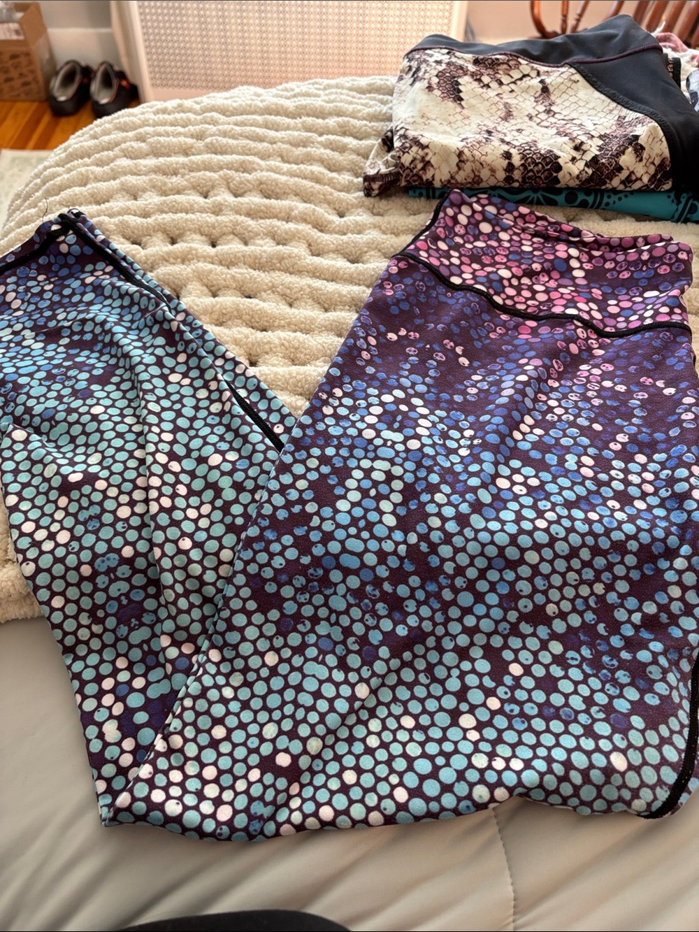 Colorful Dot-Print Leggings in Purple & Aqua